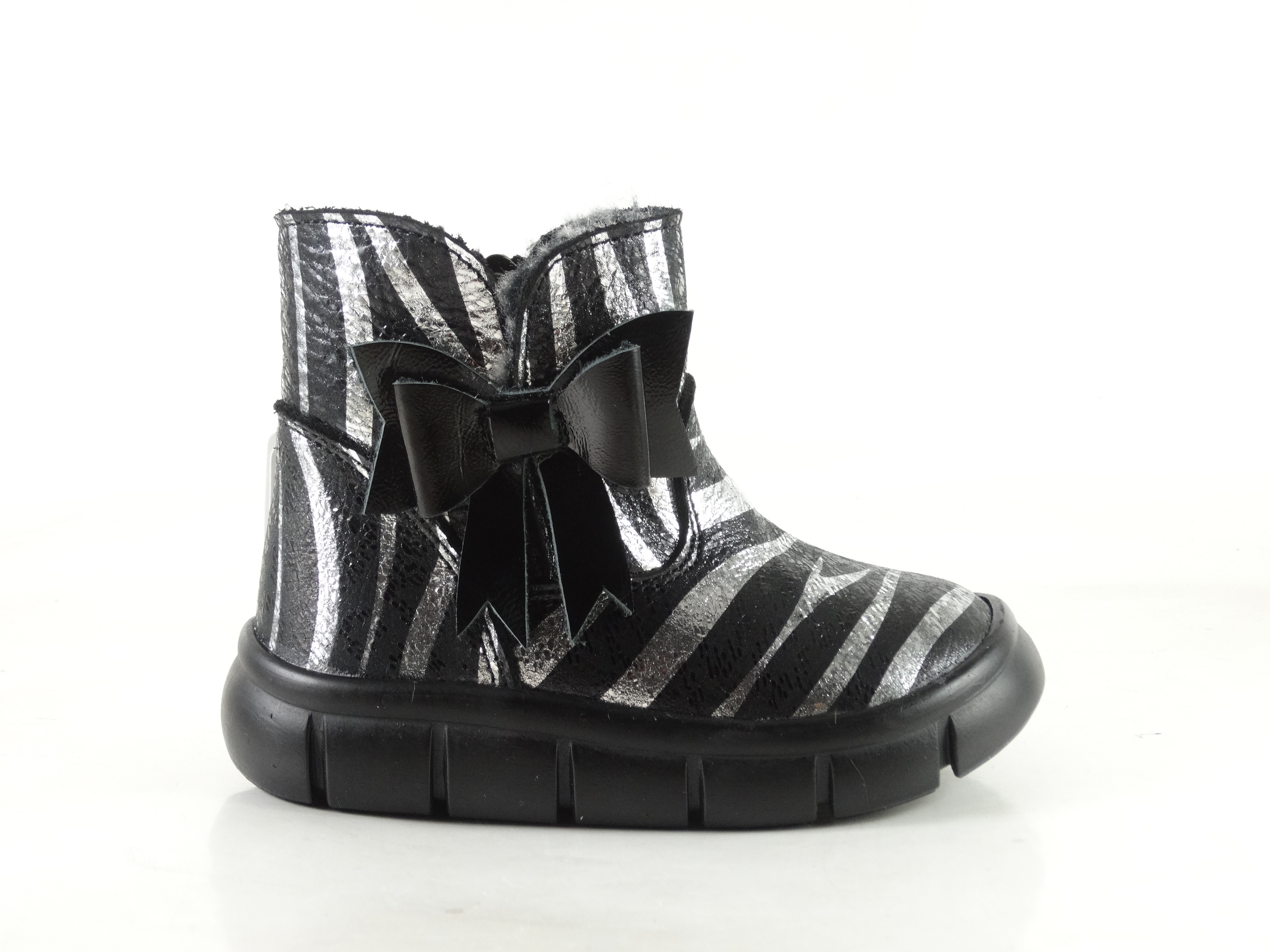 Бебешки ботушки PONKI ROSETTE BLACK / SILVER №20-21