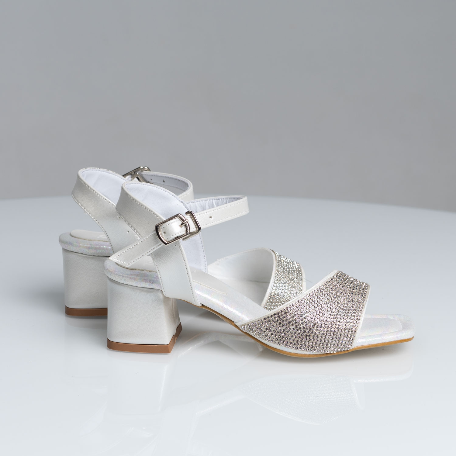 Детски сандали на токче PONKI Glow White Pearl №31-36