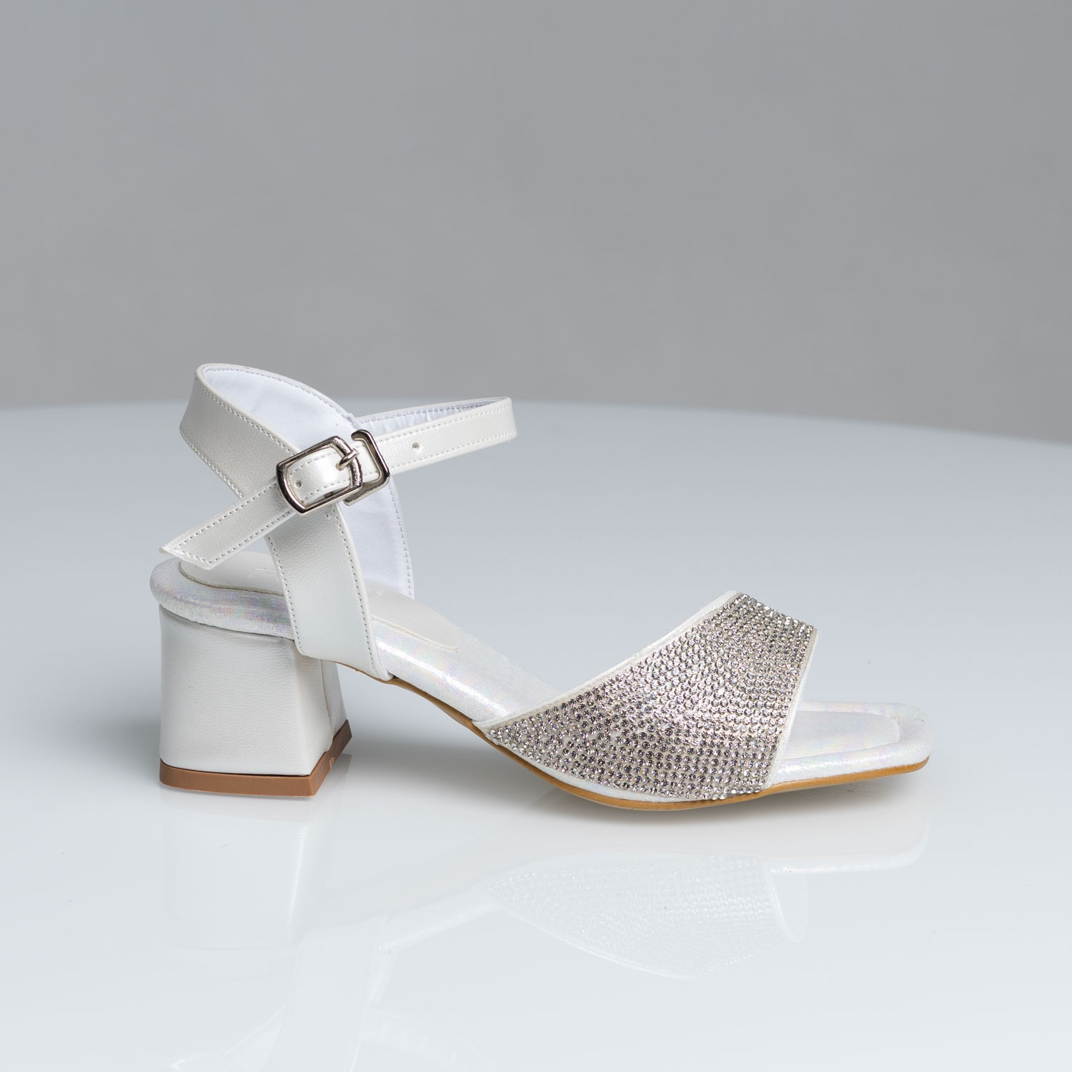 Детски сандали на токче PONKI Glow White Pearl №31-36