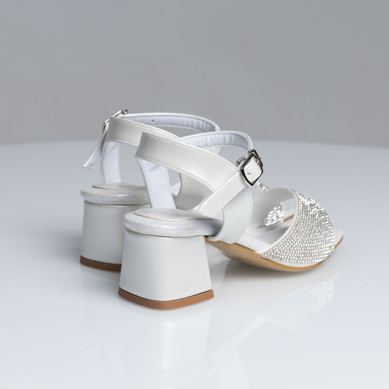 Детски сандали на токче PONKI Glow White Pearl №31-36
